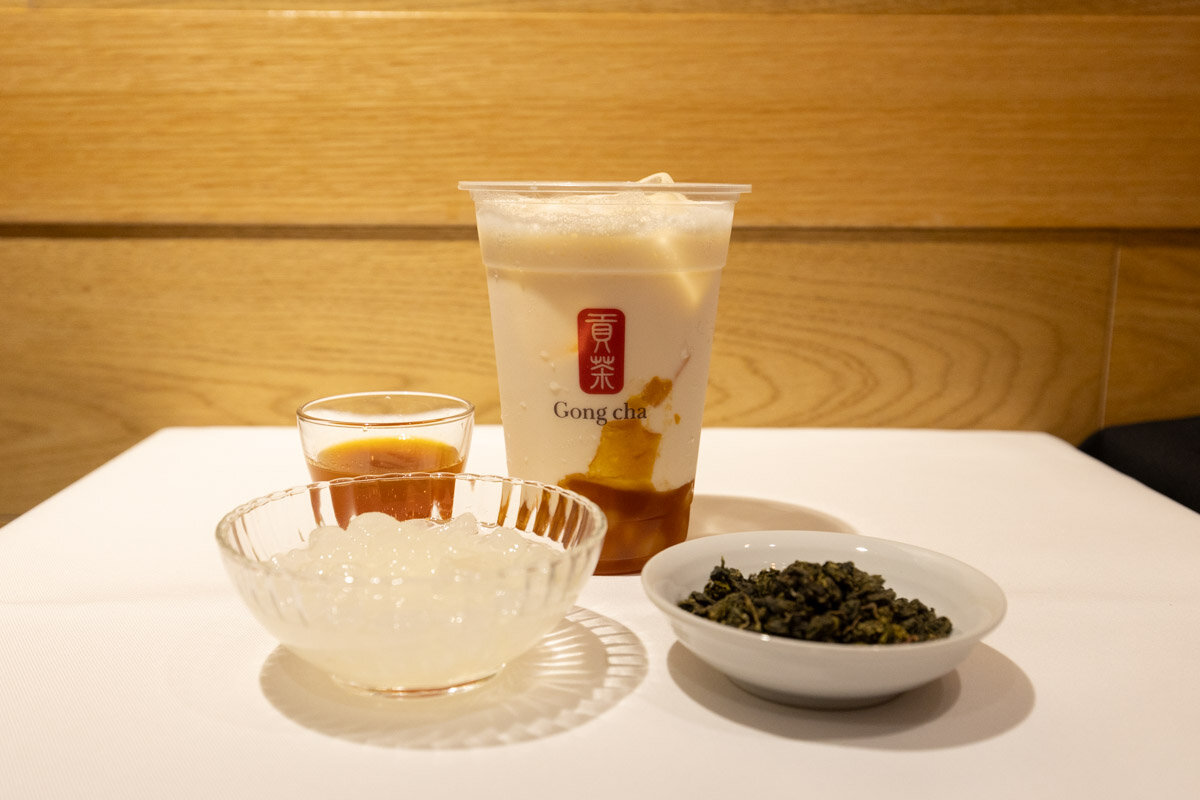 pic_gongcha-white-black07.jpg