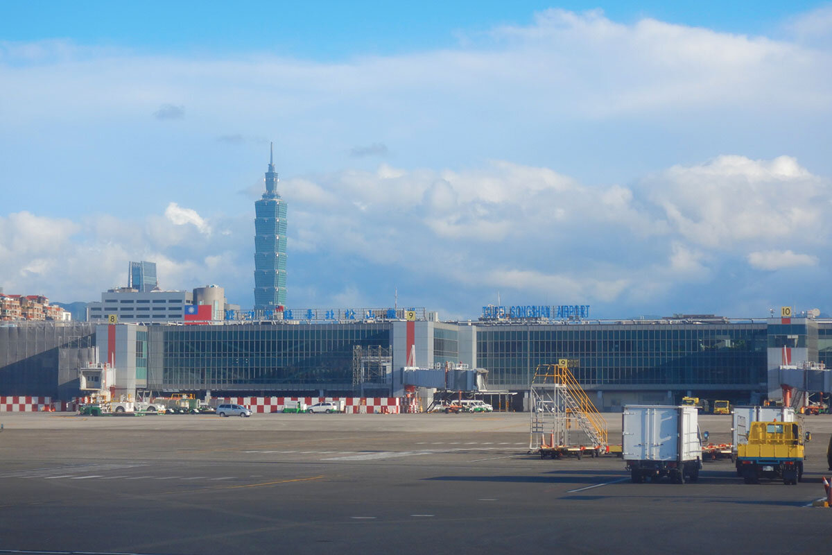 台北松山空港